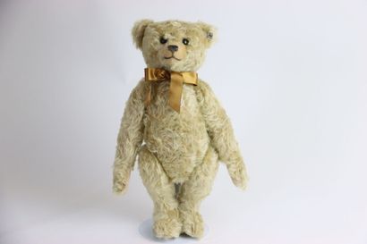 null STEIFF. Teddy Bear replica 1908, blond avec étiquette et puce. On joint sa boîte...