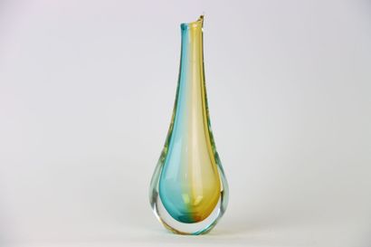 null ARTCRISTAL BOHEMIA. Vase à col long en verre soufflé doré et turquoise. Hauteur...