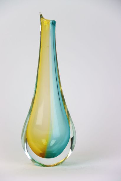 null ARTCRISTAL BOHEMIA. Vase à col long en verre soufflé doré et turquoise. Hauteur...