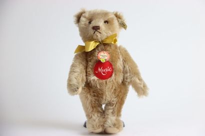 null STEIFF. Teddy Bear Music Teddy 1951 replica 1993 avec étiquette et puce. Hauteur...