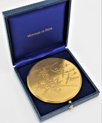 null Georges MATHIEU, (after)
Two commemorative medals "Crédit Foncier de France"...