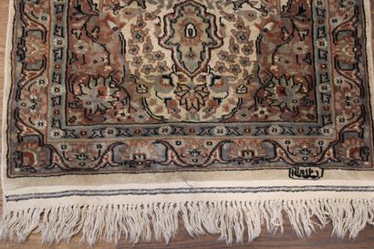 TURQUIE, Tapis Pair of Pakistani rugs, handmade, wool and silk, Dimensions : 122...