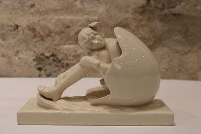 null Bruno ZACH (1891-1935) (after). Young girl coming out of an egg, cracked ceramic....
