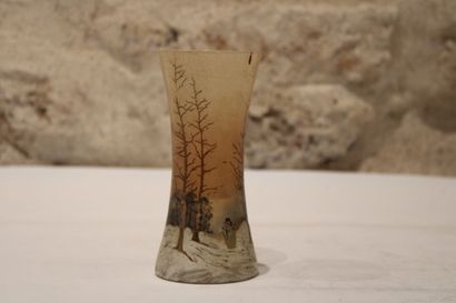 null François-Théodore LEGRAS (1839-1916) (attribué à). Vase à décor émaillé d'une...