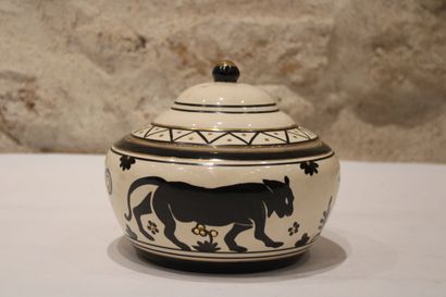 null Emile LOMBART (1859-1938), Covered pot with decoration of tiger on the body...