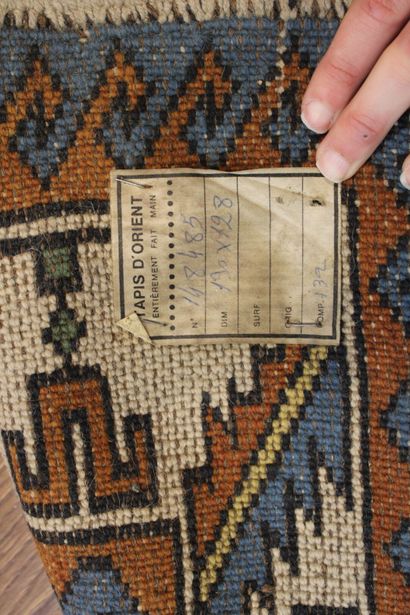 null TURKEY. Carpet Kars, Kazak, around 1975. Size : 188 x 128cm