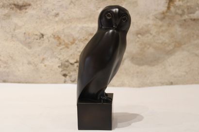  After the work of François POMPON, Owl on base, Heavy sculpture in composite in... Gazette Drouot