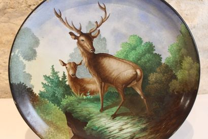 null CREIL & MONTEREAU. Earthenware dish decorated with deer. Stamp under the base....