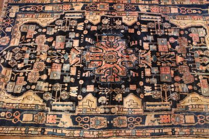 null IRAN. Nahavand carpet, hamadan region, circa 1980. Dimensions : 251 x 157cm