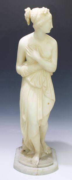 Een albasten sculptuur van een dame, naar klassiek voorbeeld 'Venus Italica' van... Gazette Drouot