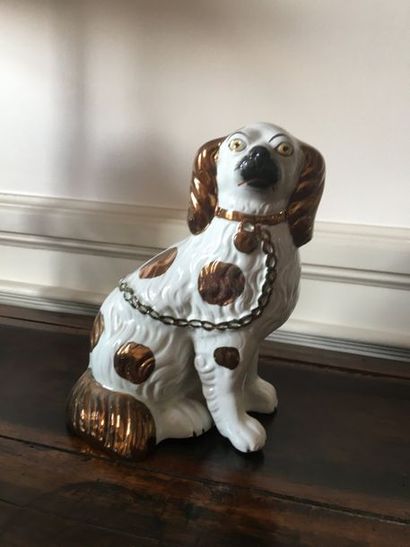 null STAFFORDSHIRE - "Chien assis" en faience