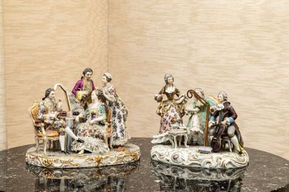 null Suite de 11 sujets décoratifs en porcelaine polychrome

dont 2 importants groupes...