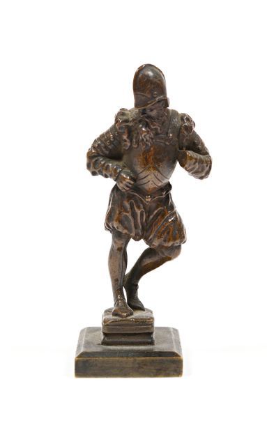 null Bronzes de Vienne (?)

Trois figures en bronze : un lansquenet et deux danseuses

Respectivement...
