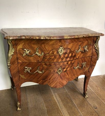 null Chest of drawers, inlaid woodwork and veneer wood, two drawers, curbed feet

Louis...