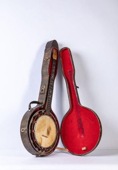 Collection Ricet Barrier Tenor banjo, mounted on strings, c.1930

As is, in his ...