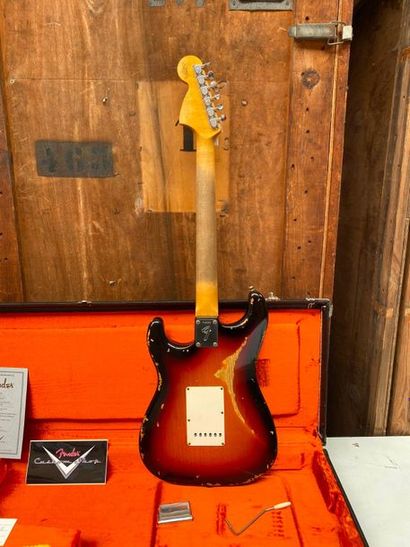 null Guitare électrique solidbody de marque FENDER Custom shop modèle68 Stratocaster...