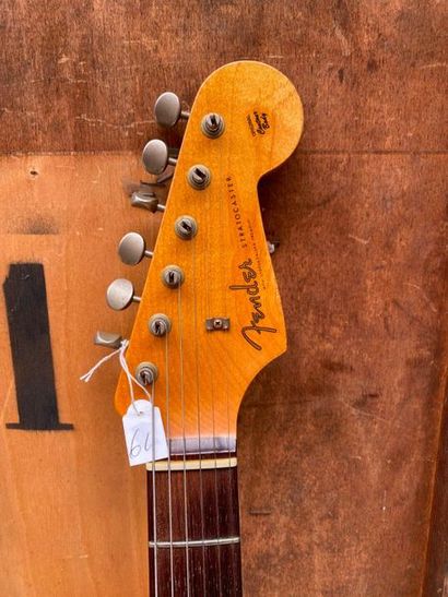 null Guitare électrique solidbody de marque FENDER Custom shop modèle 1960 Stratocaster...