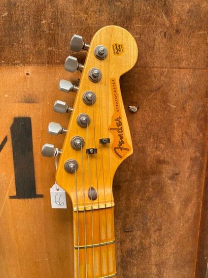 null Guitare électrique solidbody de marque FENDER Custom shop modèle Nile Rodgers...