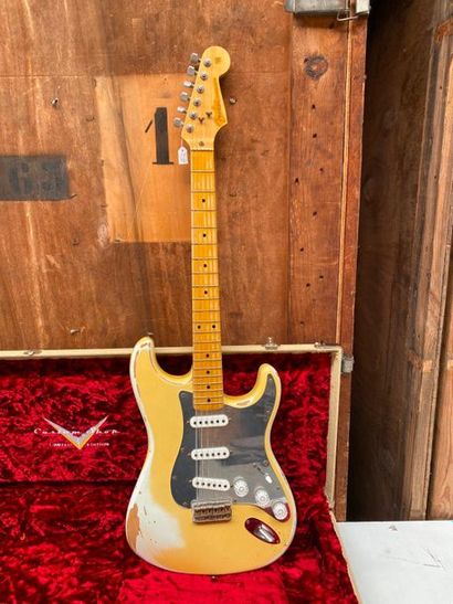 null Guitare électrique solidbody de marque FENDER Custom shop modèle Nile Rodgers...