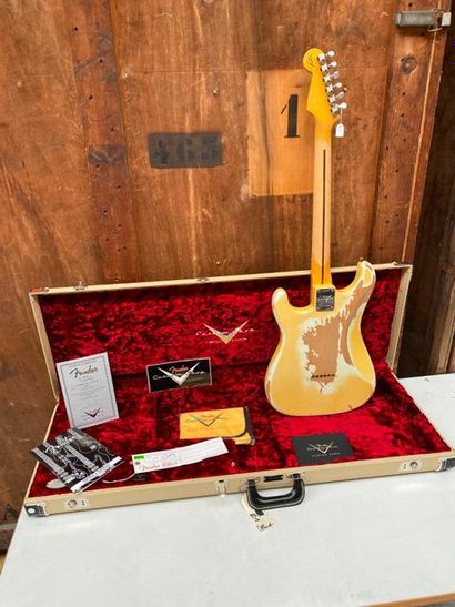 null Guitare électrique solidbody de marque FENDER Custom shop modèle Nile Rodgers...