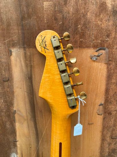 null Guitare électrique solidbody de marque FENDER Custom shop modèle 1956 Stratocaster...