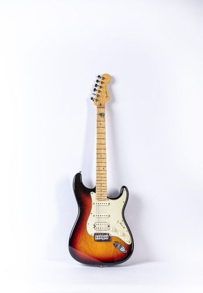 null Guitare électrique solidbody de marque Fender modèle Stratocaster HSS, série...