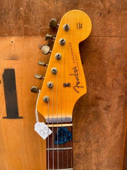 null FENDER electric solidbody guitar Custom shop model Stratocaster 61 Relic, Ltd...