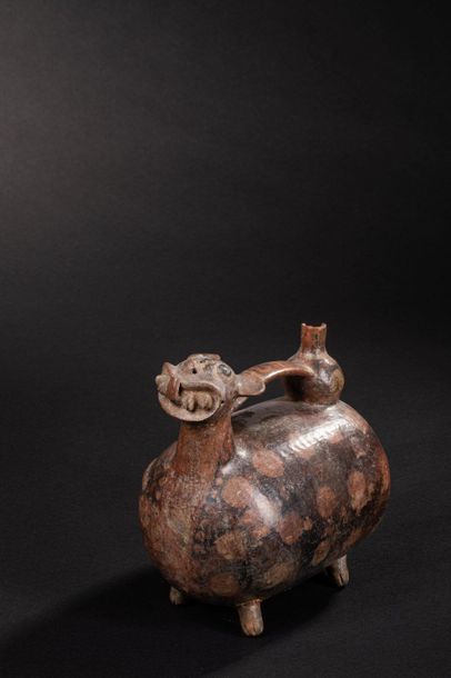 null Vase representing a jaguar

The oblong belly makes up the body and is enlivened...