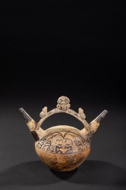 null Vase à décor mythologique 

Terre cuite polychrome

Culture Lambayeque, Pérou

1100...