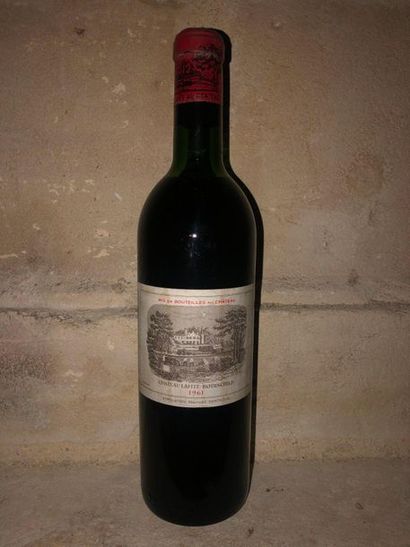 null 1 Blle Château LAFITE ROTHSCHILD (Pauillac) 1961 - Belle / TLB / mise du Ch...