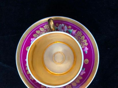 null PARIS. Straight cup and its under-cup in porcelain, with polychrome decoration...