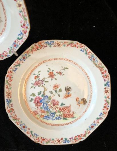 null CHINE DE COMMANDE. Two octagonal porcelain plates with cut sides with polychrome...