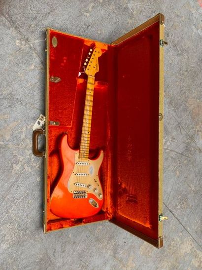 null Guitare électrique solidbody de marque FENDER Custom shop modèle Stratocaster...