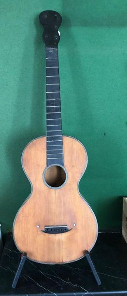 null Anonymous romantic guitar made in Mirecourt c.1830

Table top maple spruce case,...