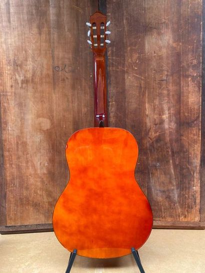 null Stagg Classical Study Guitar Model C542

Good general condition, varnished shine

In...