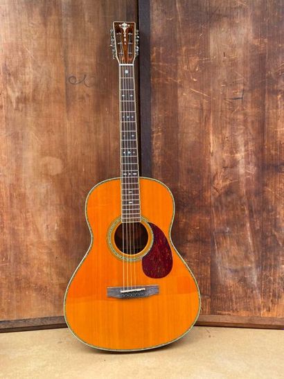 null CRAFTER Folk Guitar model TAO50/AN

Serial No. 03103405

Nice condition, marks...
