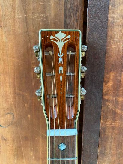 null CRAFTER Folk Guitar model TAO50/AN

Serial No. 03103405

Nice condition, marks...