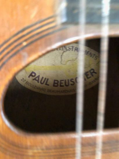 null Guitare Jazz grande bouche, étiquette "Paul Beuscher"

Prévoir restauration
