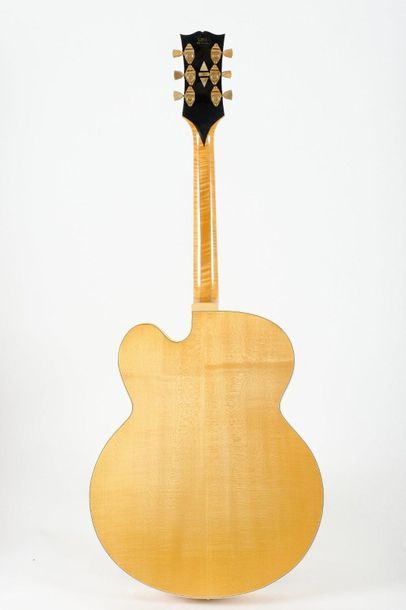 null Gibson Archtop Electric Guitar Super 400 CN 1976 model, serial number 00 104

145

Natural...