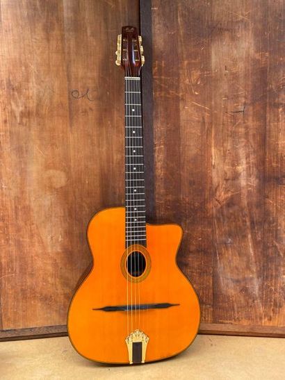 null M.N by Arias gypsy jazz guitar

Model MN- 20 Serial No. 66026009

Nice condition,...