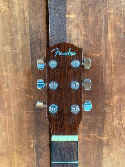 null FENDER folk guitar DG-20S Nat model

Serial No. 03095616

Good general condition...