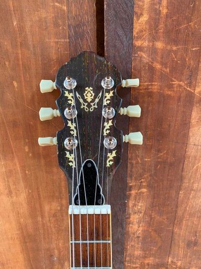 null Banjo 6 strings anonymous good condition

ready to play in a guitar case