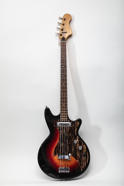 null FRAMUS solidbody bass model 5/156 Strato starbass from the late 60's

Cherry...