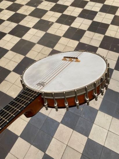 null Banjo guitar VEGA Little Wonder from 1926
> Nice condition, ready to play. Mechanics...