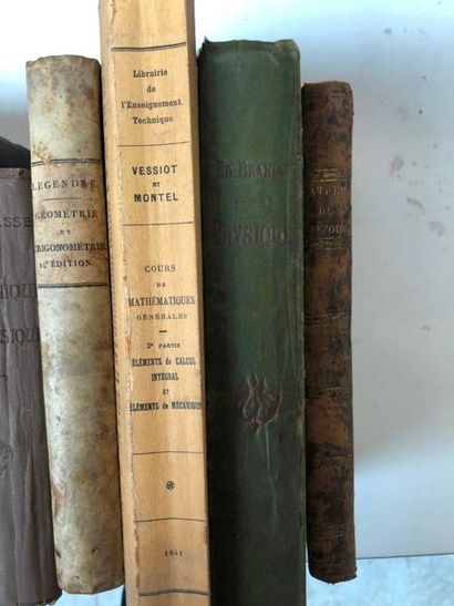 null Lot of 14 19th and 10th century books on science