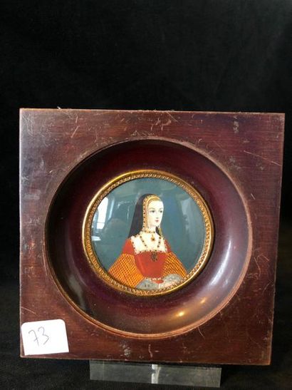 null Round miniature in a frame representing a woman with a veil

Diam 5,5cm