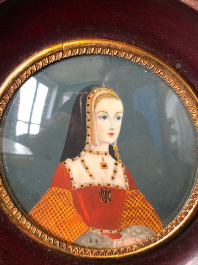 null Round miniature in a frame representing a woman with a veil

Diam 5,5cm