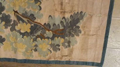 null Bandeau en tapisserie, laine et soie, Aubusson, fond rose, branches d’arbres...