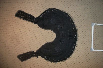 null Ruffled camail, 1900, black felt, decoration in soutache, satin application,...