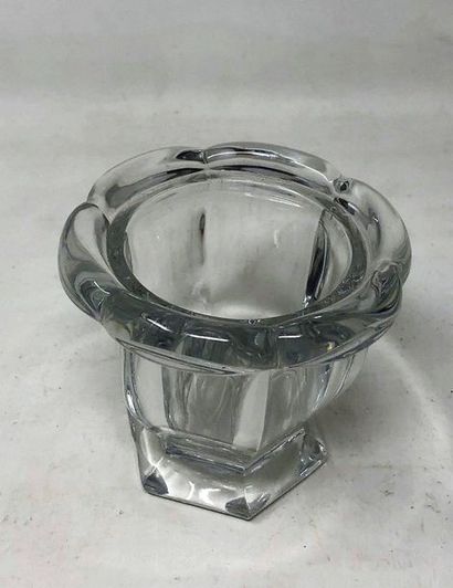 null Baccarat - mustard pot in crystal, signed

H.: 7,5 cm (the lid is missing)